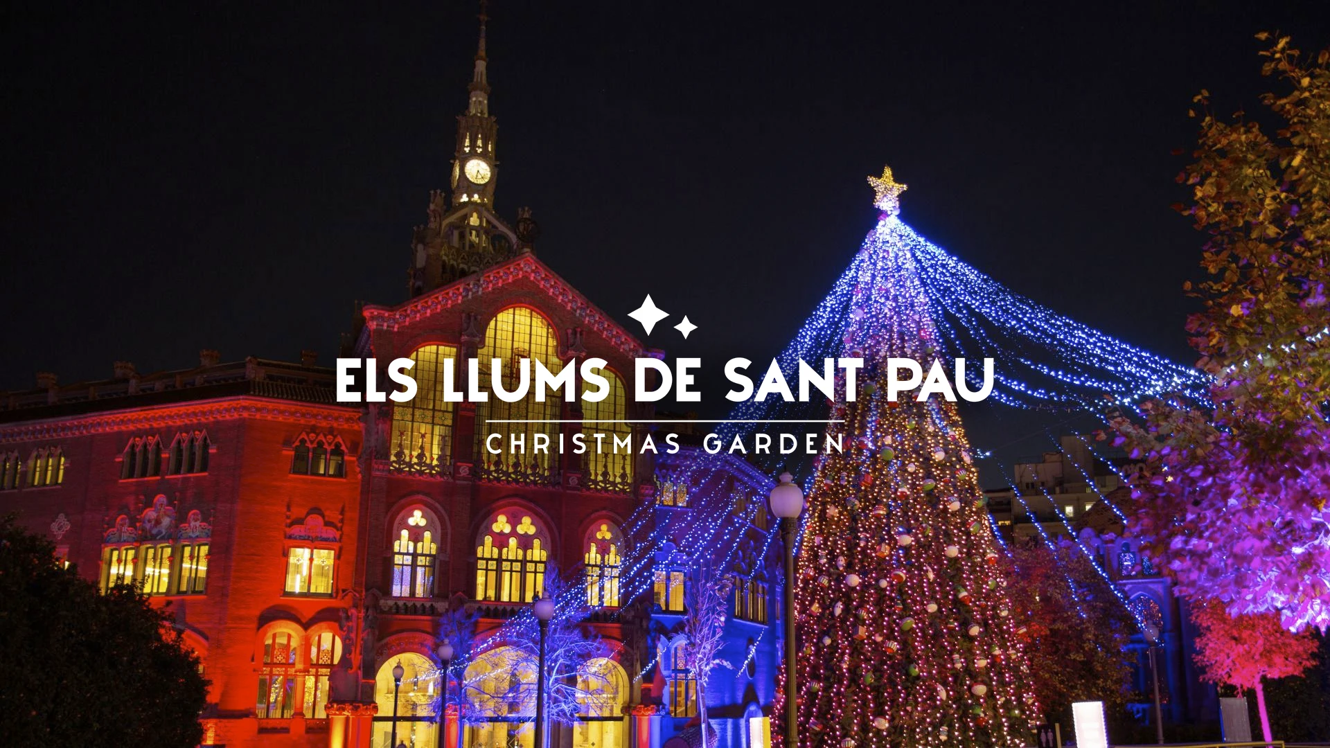 Els Llums de Sant Pau en Barcelona con iluminación navideña y árbol de Navidad en el Recinto Modernista de Sant Pau.